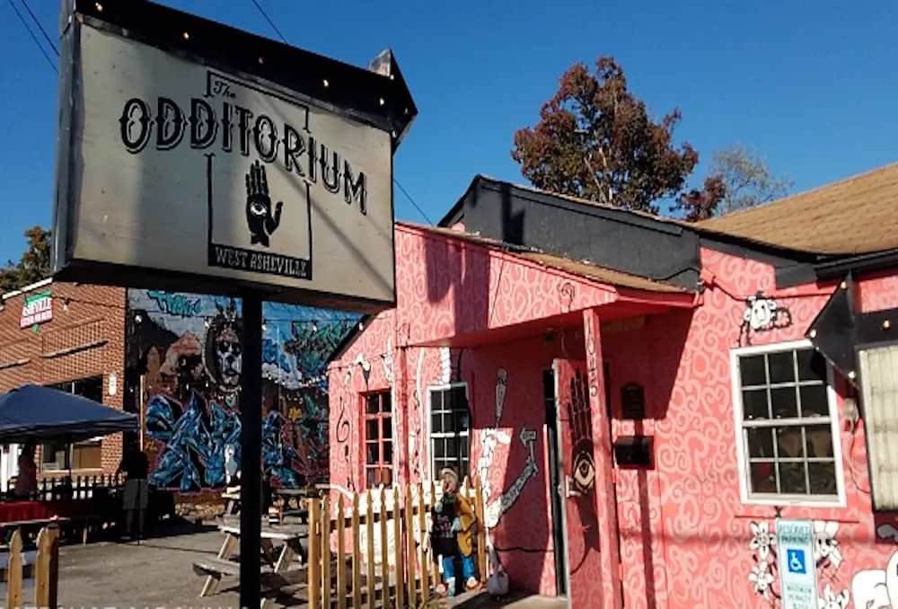 asheville-odditorium-asheville-nc-the-dive-bar-tourist