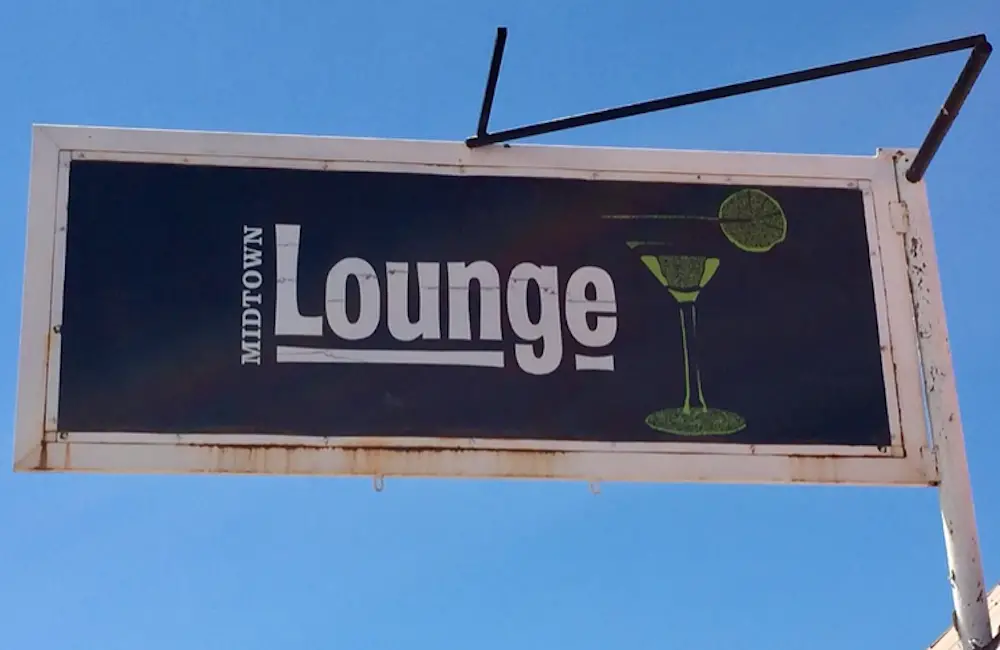 The Midtown Lounge – Arroyo Hondo, NM