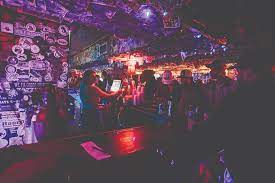 Best Dive Bars in Fort Worth: Where to Find Cheap Drinks and Good Vibes