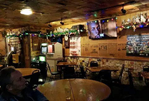 Best Dive Bars in Harrisburg: Where to Find Cheap Drinks and Good Times