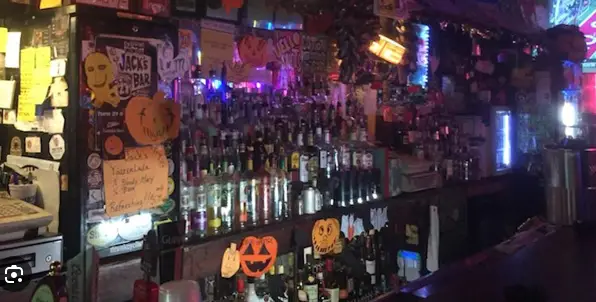 Best Dive Bars in Pittsburgh: Where to Find Cheap Drinks and Good Company