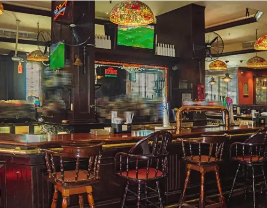 Best Dive Bars in Waukegan: A Local’s Guide to Cheap Drinks and Good Times