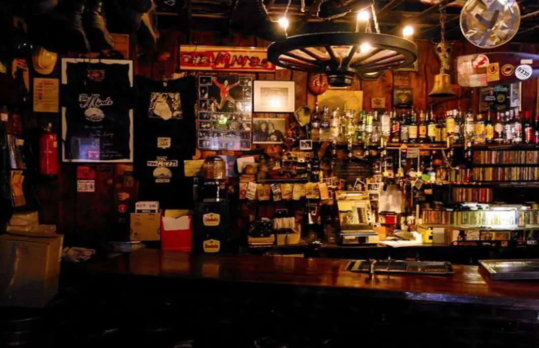 best-dive-bars-in-gold-coast-a-guide-to-the-top-spots-for-cheap-drinks