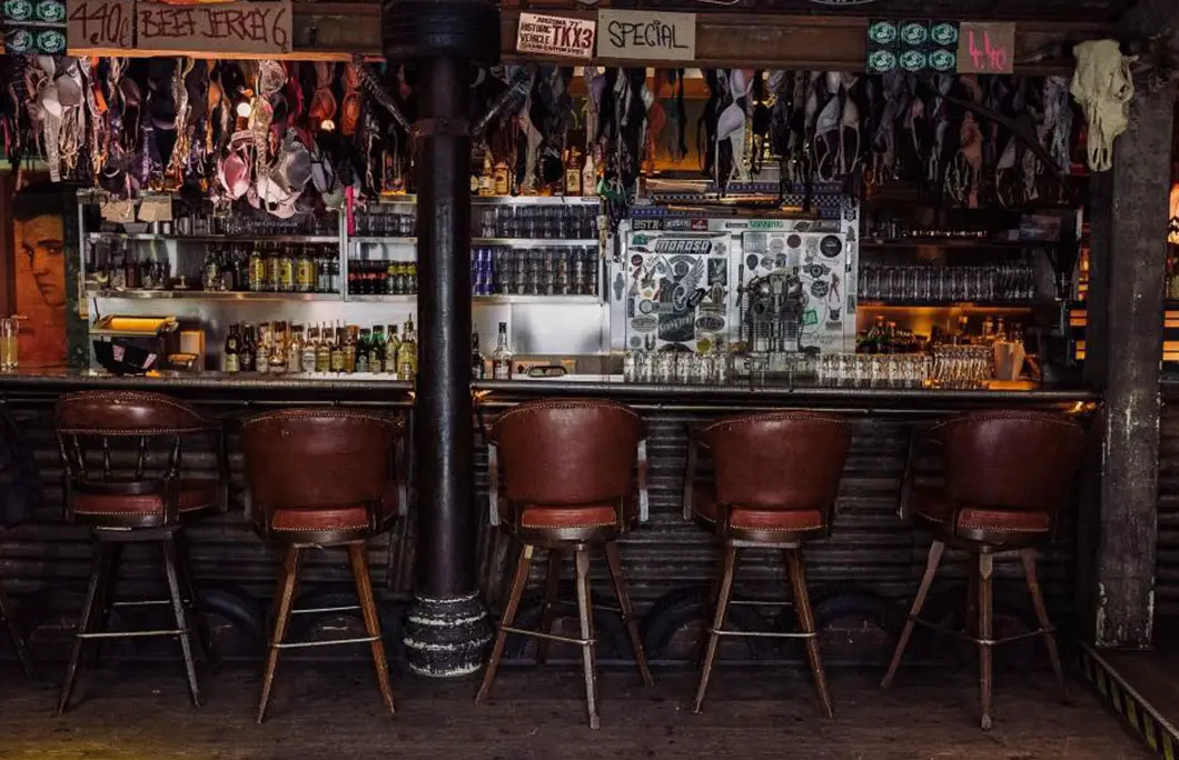 best-dive-bars-in-hobart-where-to-find-cheap-drinks-and-good-vibes