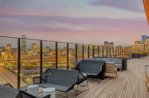 Best Rooftop Bars in Boston: Enjoy the City Skyline with a Drink